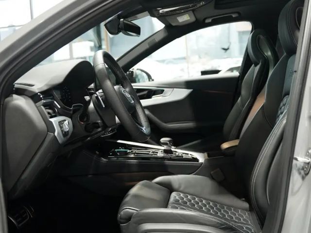 Audi RS4 Avant Quattro