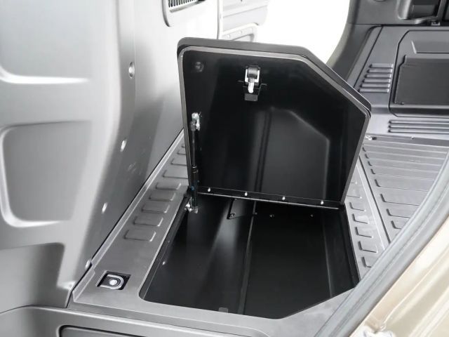 Land Rover Defender 3.0 Dynamic SE