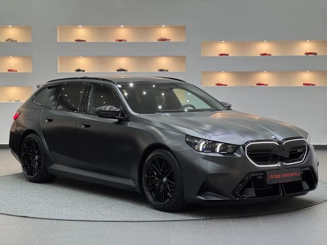 BMW M5 Touring *Ultimate-Paket*Keramik*Frozen*AHK*Leasing