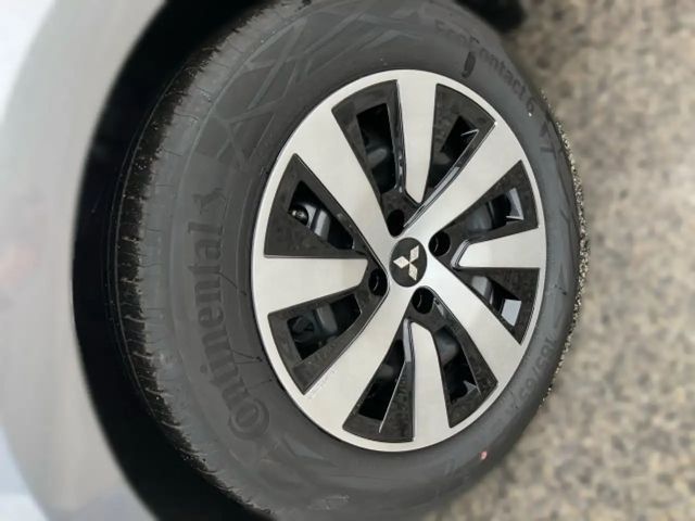 Mitsubishi Colt 1,0 MPI Invite C 25