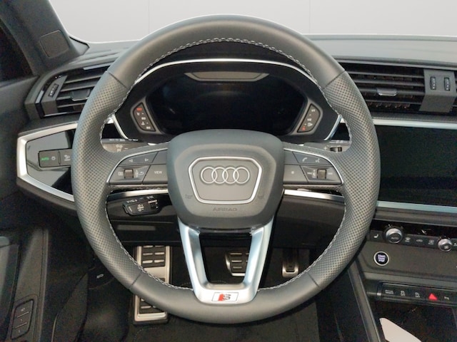 Audi Q3 S-Tronic