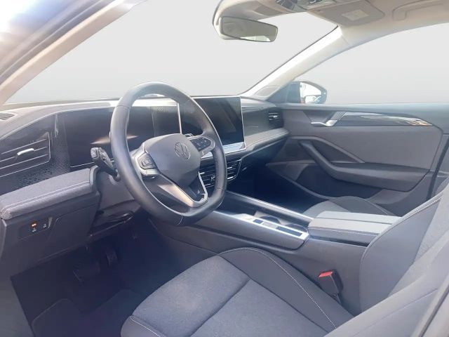 Volkswagen Passat 1.5 eTSI Business Variant