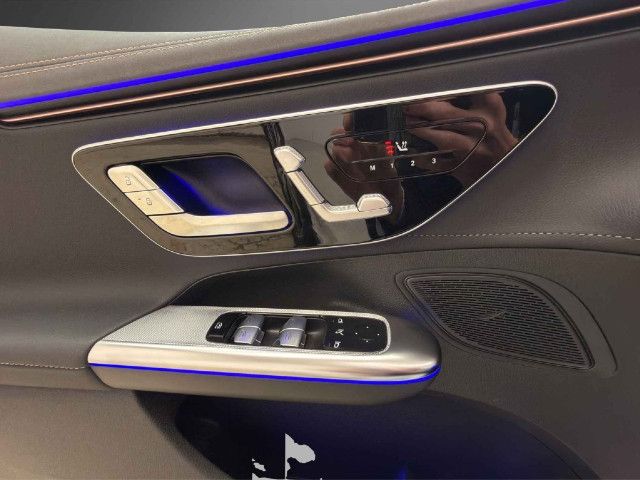 Mercedes-Benz EQE 300 Sedan