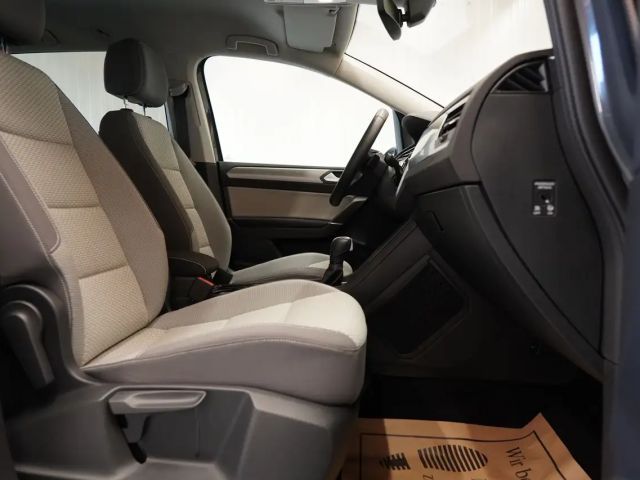 Volkswagen Touran 1.5 TSI DSG