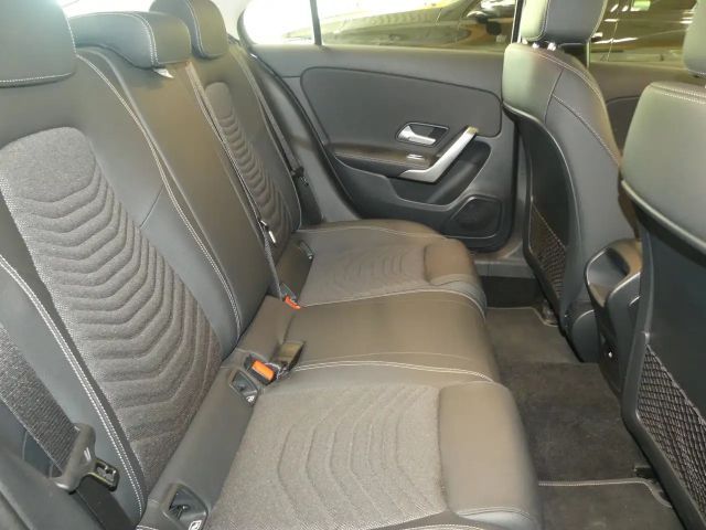 Mercedes-Benz A 200 Progressive