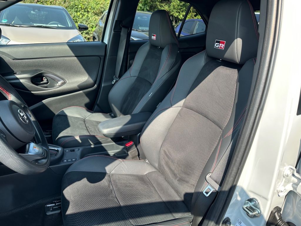 Toyota Yaris Cross 5-deurs Bi-Tone GR