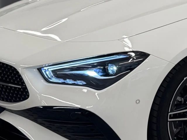 Mercedes-Benz CLA 200 AMG Line Coupé