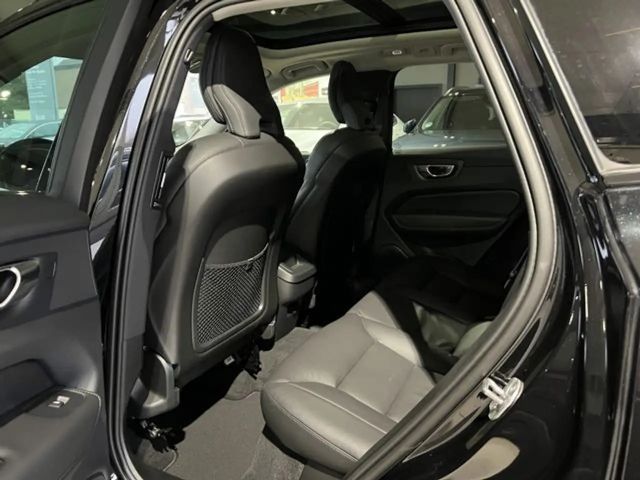 Volvo XC60 AWD Dark Plus