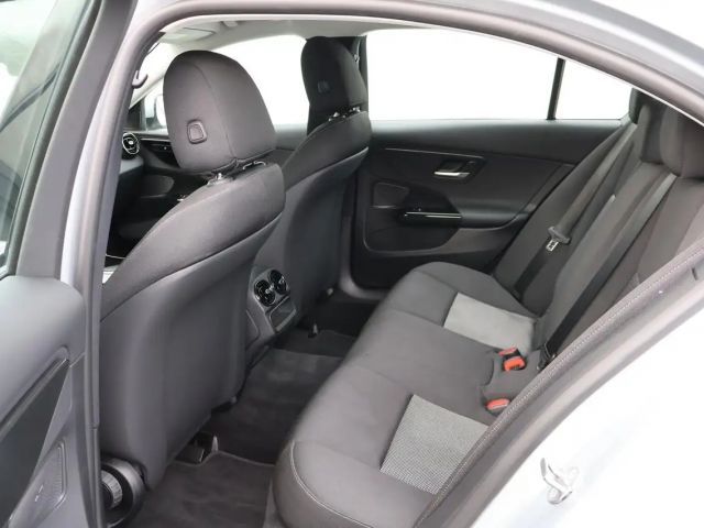 Mercedes-Benz C 180 AVANTGARDE Sedan