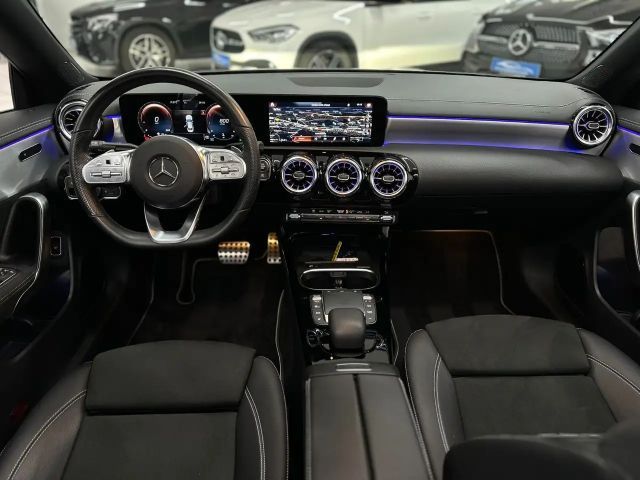 Mercedes-Benz CLA 200 AMG Line Sedan