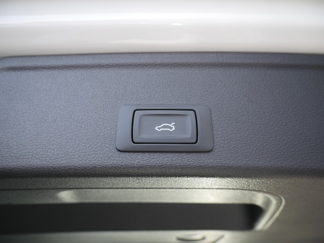 Audi A4 40 TFSI Avant S-Tronic