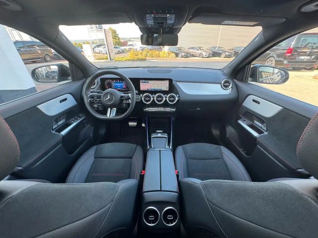 Mercedes-Benz GLA 200 AMG Line