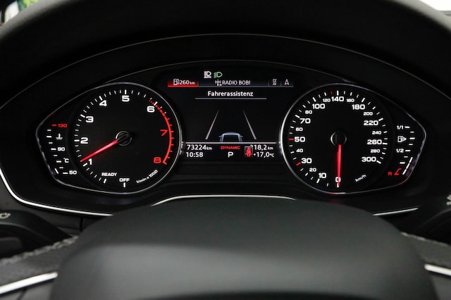 Audi A4 40 TFSI Avant Quattro S-Line S-Tronic