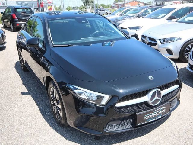 Mercedes-Benz A 180 A 180 d