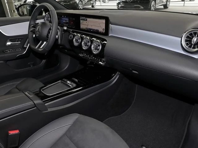 Mercedes-Benz A 200 AMG Line