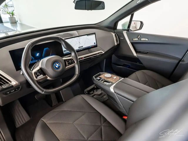 BMW iX xDrive