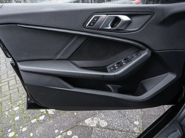 BMW 118 118i Sedan Sport Line