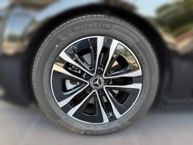 Mercedes-Benz B 180 Sedan