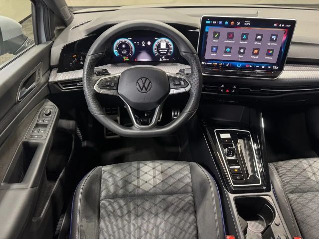 Volkswagen Golf 1.5 eTSI DSG R-Line