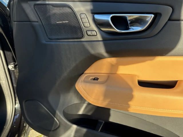 Volvo XC60 Dark Plus