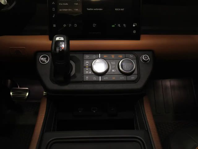 Land Rover Defender 110 Black Pack D300