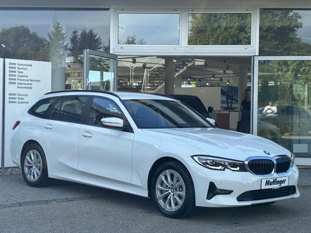 BMW 330 330i Touring xDrive