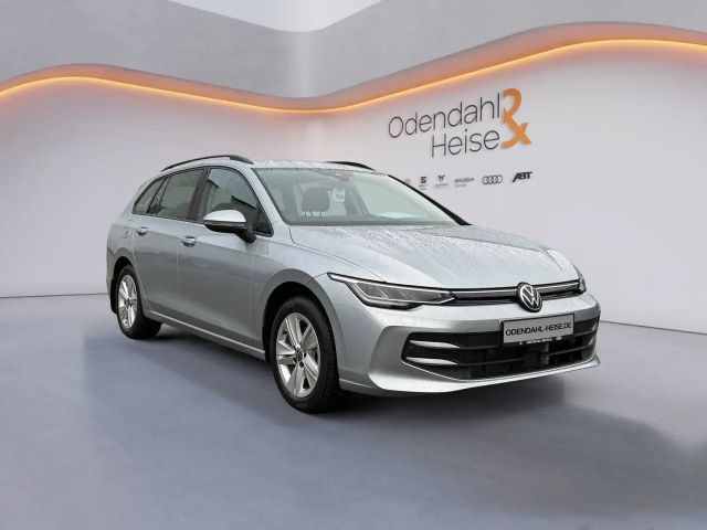 Volkswagen Golf 1.5 eTSI DSG Life Variant