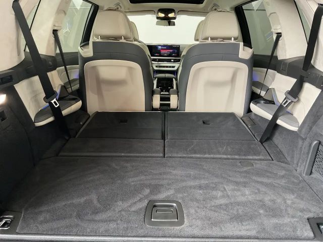 BMW X7 60i Panorama Glasdach Sky-Lounge | Sitzbelüftung |