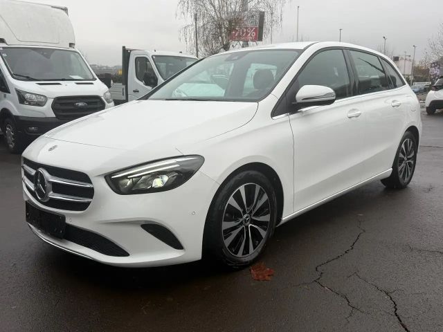 Mercedes-Benz B 180 B 180 d