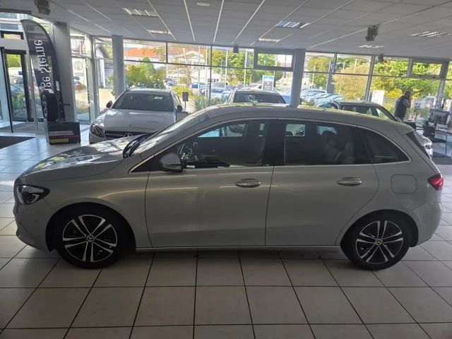 Mercedes-Benz B 200 Progressive Sedan
