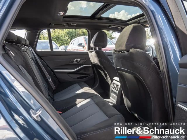 BMW 330 330e M-Sport Touring xDrive