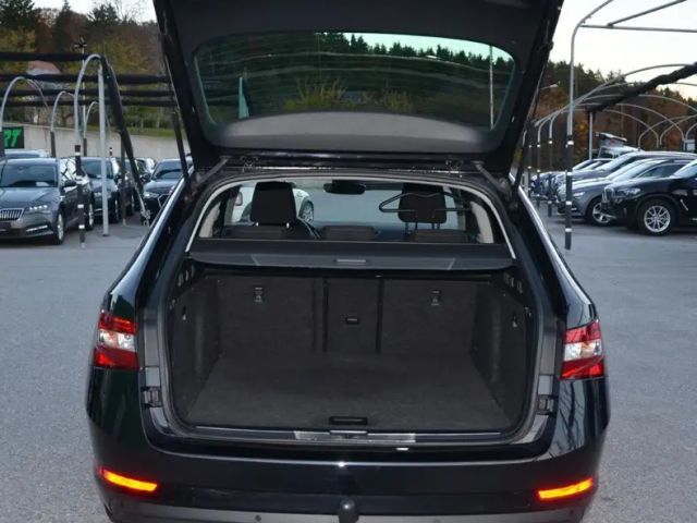 Skoda Superb Superb Kombi 2,0 TDI DSG LED AHV VIRTUAL NAVI 1.Be