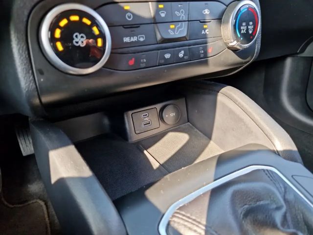 Ford Focus Cool & Connect EcoBoost Wagon