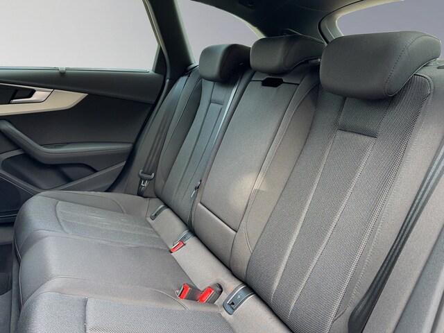 Audi A4 35 TFSI Avant S-Tronic
