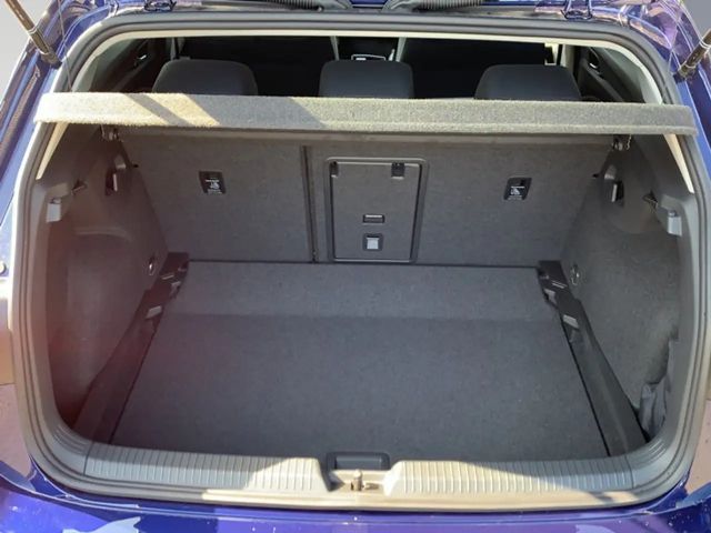 Volkswagen Golf 1.5 eTSI Golf VIII Style