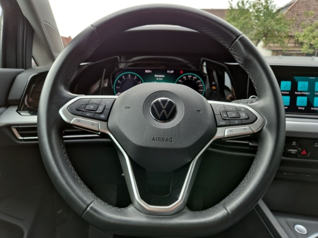 Volkswagen Golf 1.0 TSI Life Variant