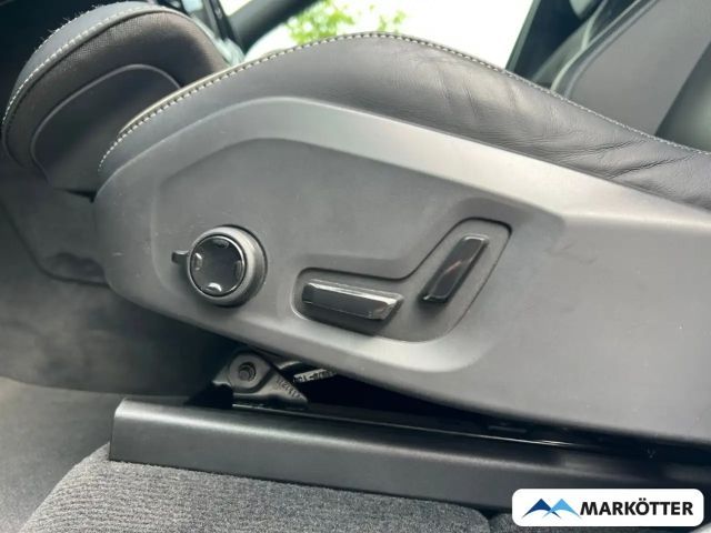 Volvo XC60 AWD R-Design Recharge T8