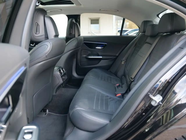 Mercedes-Benz C 220 AMG Line C 220 d Sedan