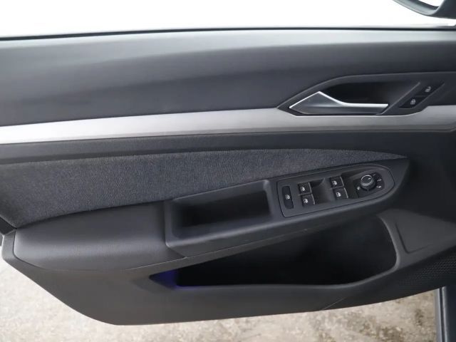 Volkswagen Golf Life Variant