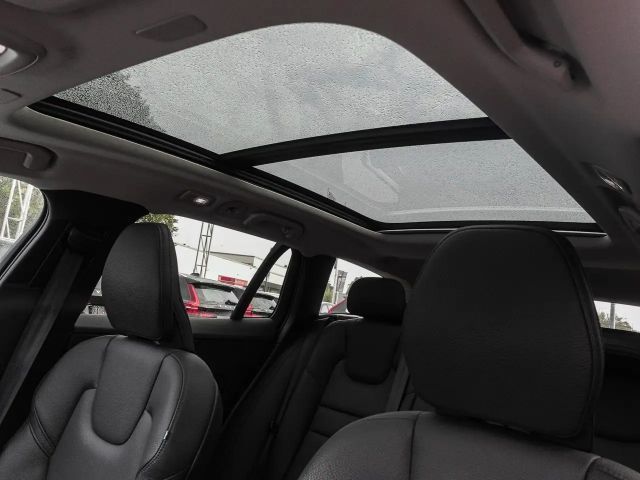 Volvo V60 Cross Country AWD Plus