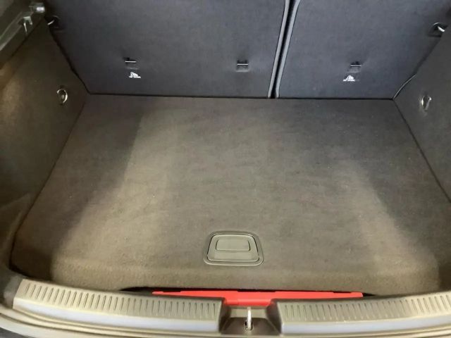 Mercedes-Benz A 250 A 250 e