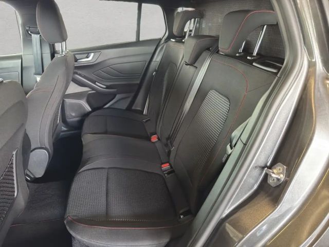 Ford Focus EcoBoost ST Line Wagon