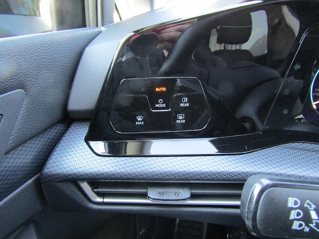 Volkswagen Golf 1.0 TSI