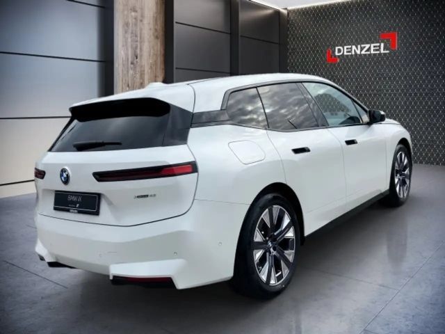 BMW iX xDrive45