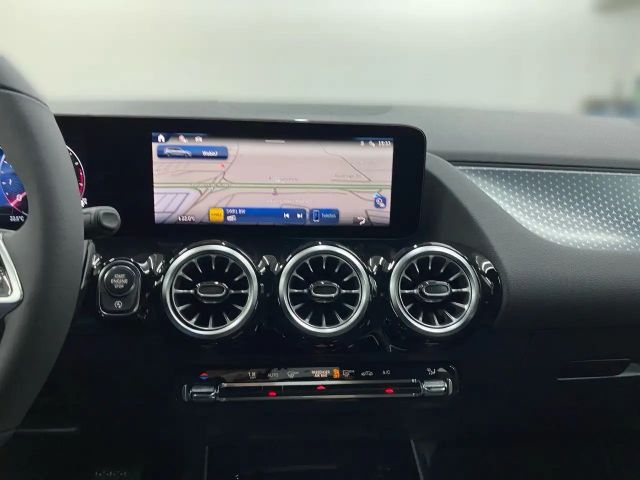 Mercedes-Benz B 180 Sedan