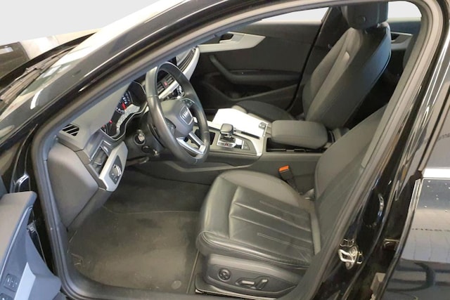 Audi A4 35 TFSI Avant S-Tronic