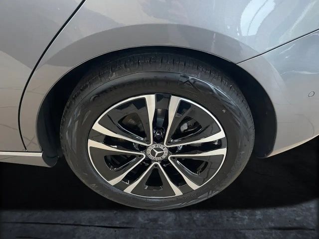 Mercedes-Benz B 200 Progressive Sedan