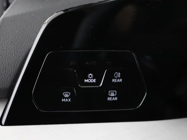 Volkswagen Golf Life Variant