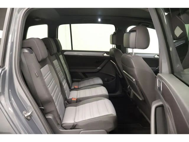 Volkswagen Touran 1.5 TSI DSG R-Line