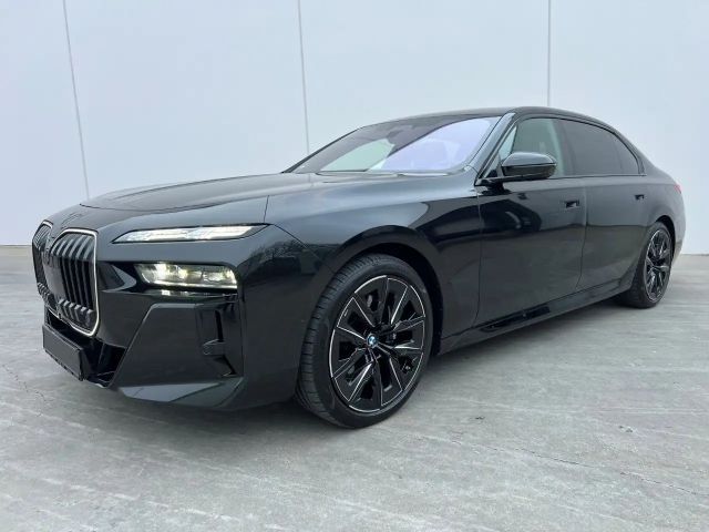 BMW 740 740d M-Sport Sedan xDrive